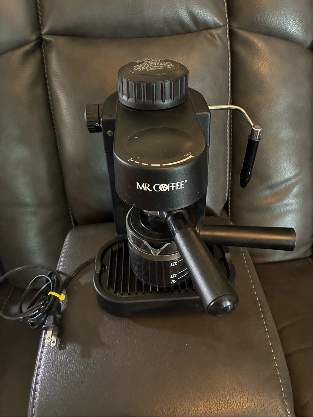 Mr. Coffee 4-Cup Steamer Espresso & Cappuccino Machine w/Steam Wand Model #ECM10